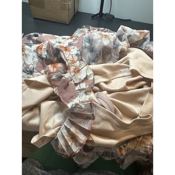 THE SANG Romper Cutout Floral Sz Large #1138 - Picture 6 of 8